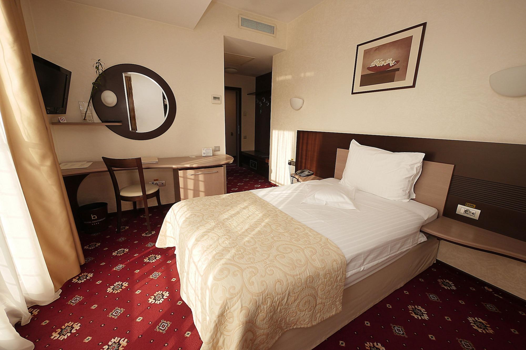 Hotel Berthelot Bucarest Exterior foto