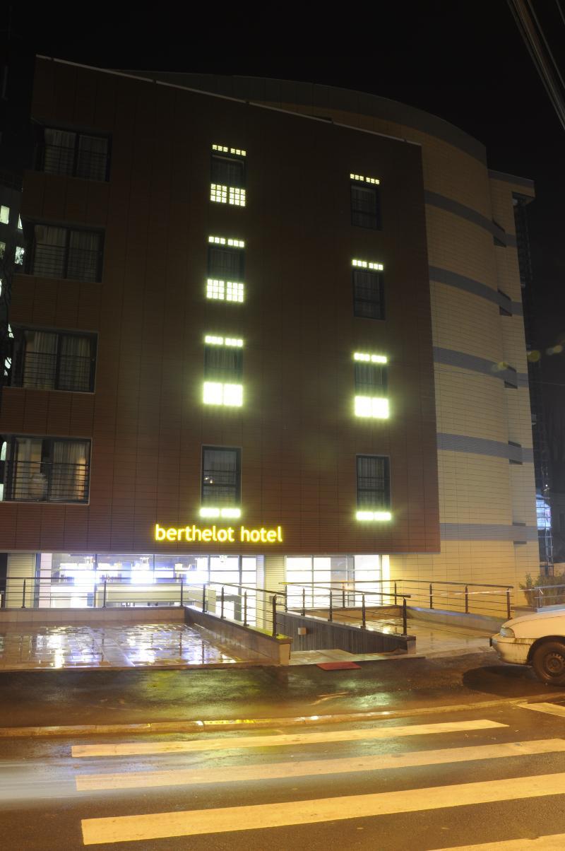 Hotel Berthelot Bucarest Exterior foto